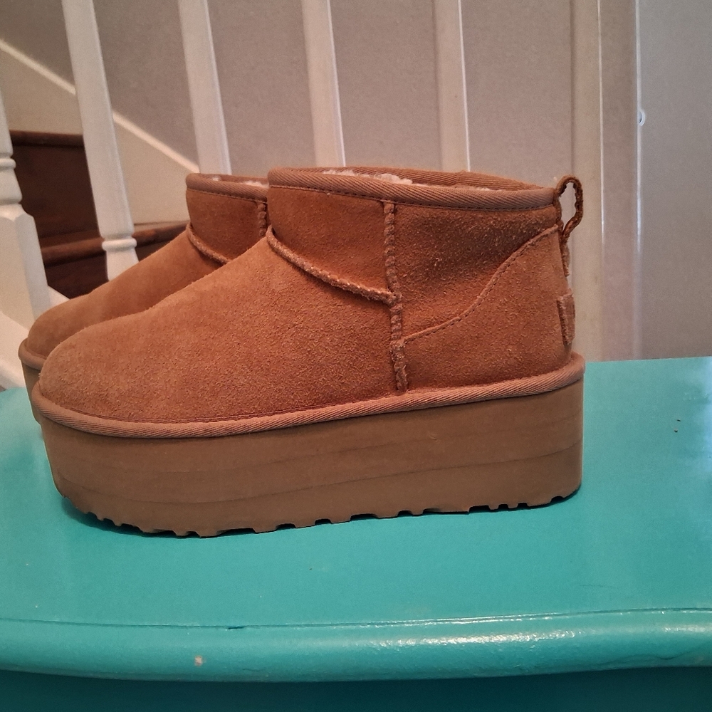 WM's UGG Boots